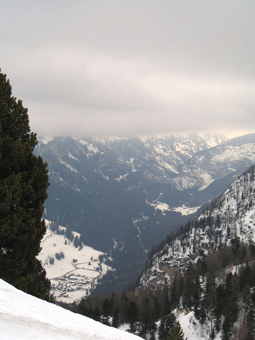 The view on the settlement Penia