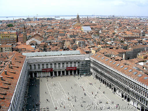 Venezia. La veduta della piazza San Marco dal Campanile