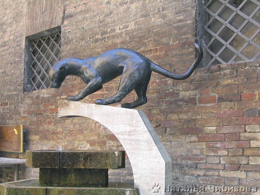 Sienna. La fontana della contrada di Cerviero