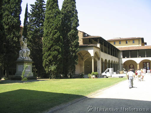 Firenze. La chiesa Santa Croce. Il cortile