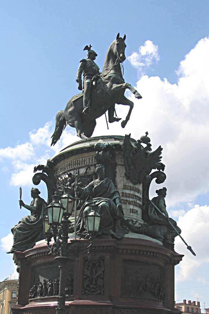 Il monumento di Nicolas I sulla piazza d'Isaac