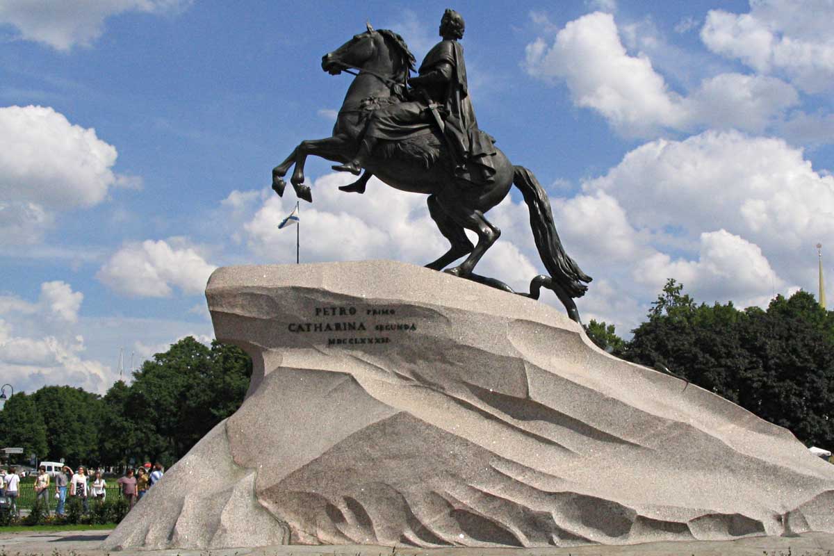 «Il Cavaliere Cupreo» – il monumento di Pietro I