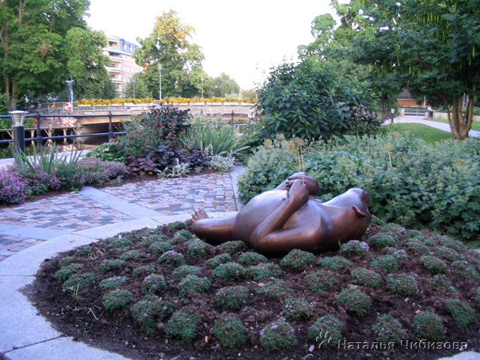 Uppsala. The monument of a bliss-out dog