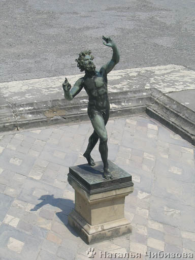 Pompeii. Una statua del satiro