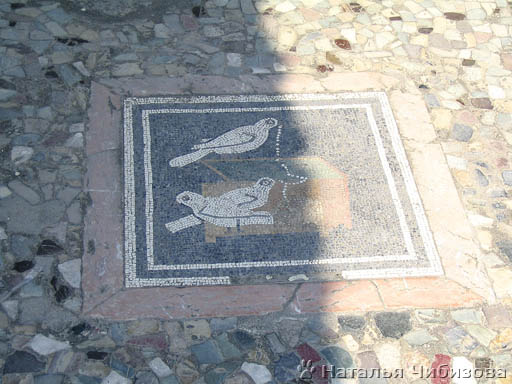 Pompeii. Un mosaico sul pavimento