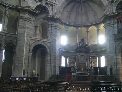 Milano. La chiesa San Lorenzo. L'interno.<br>La chiesa ha la forma dell'ottagono