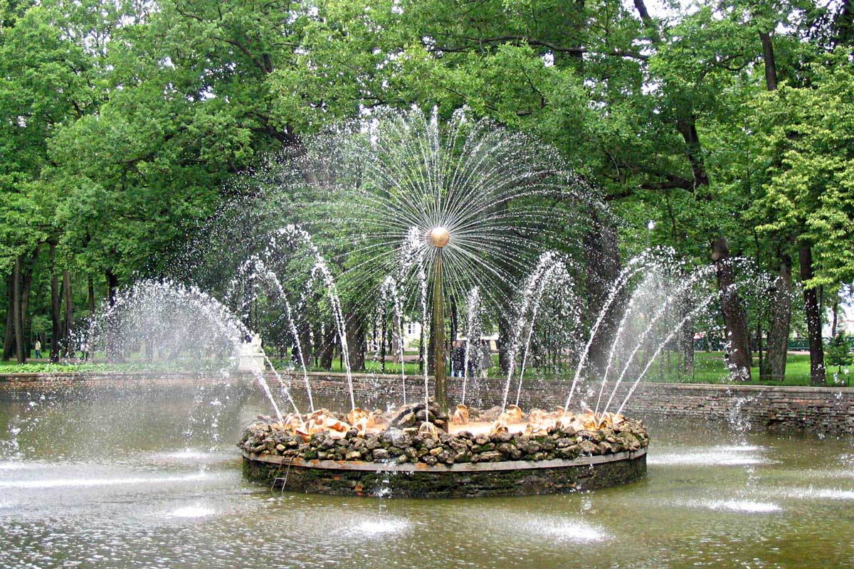 Petergof. The fountain «Sun»