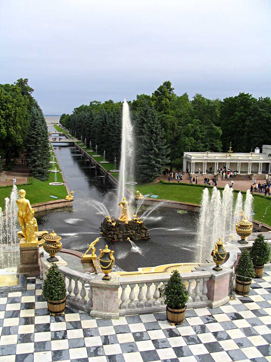 Petergof. The view of the Grand Cascade